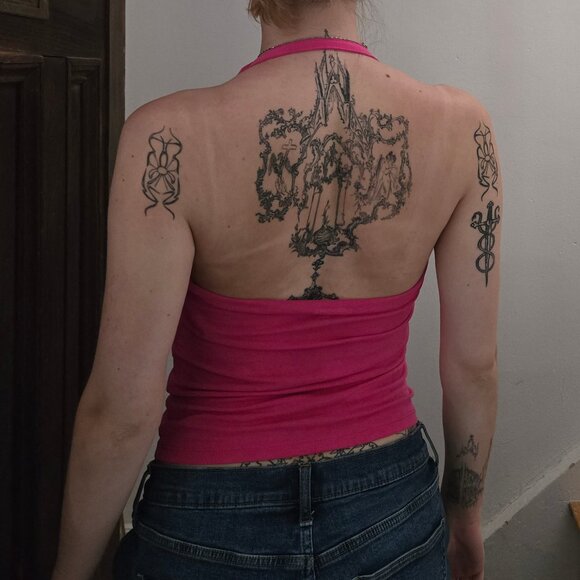 Hot pink cropped halter top - Picture 2 of 8